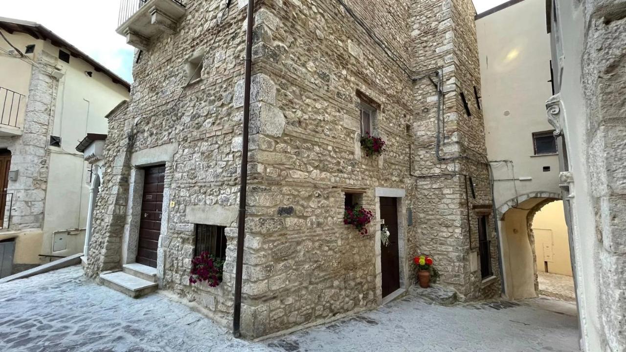 Casa Vacanze Margiu Pater Domus Goriano Sicoli Bagian luar foto