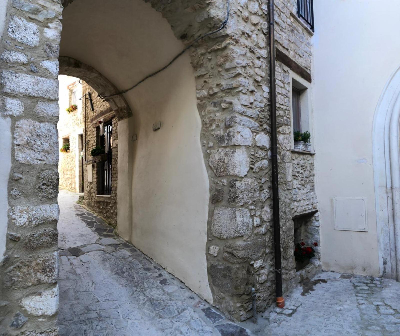 Casa Vacanze Margiu Pater Domus Goriano Sicoli Bagian luar foto